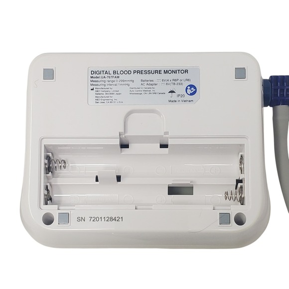 Life Source UA 767FAM Digital Blood Pressure Monitor with AC Adapter and Case - Picture 4 of 9